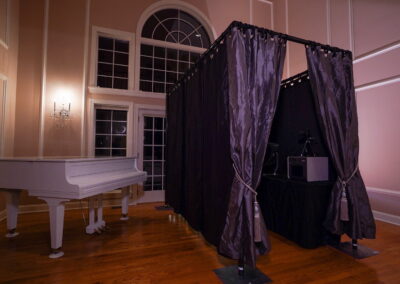 Photobooth with piano